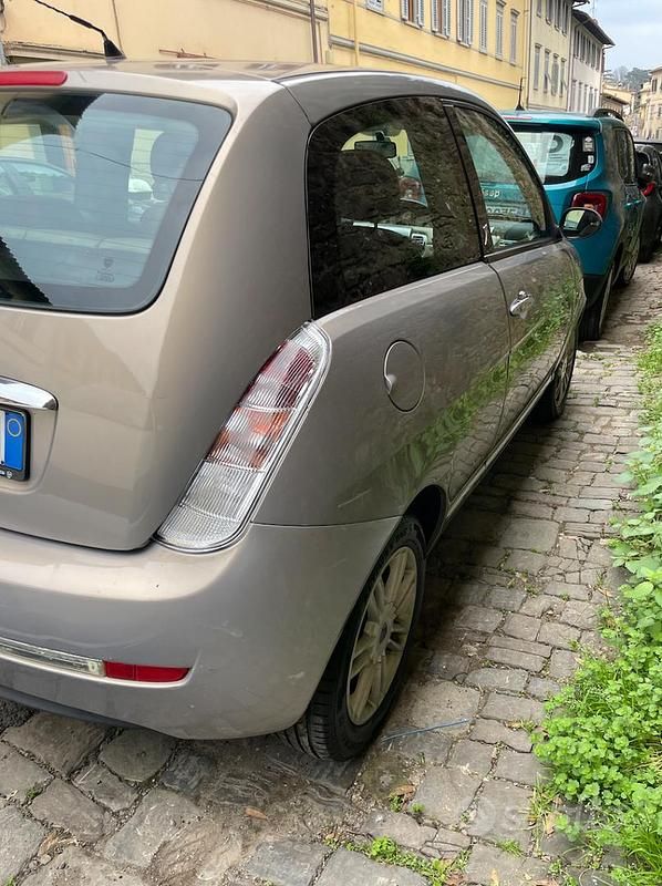Usata Lancia Ypsilon 95 CV (69 kW) 2009 Grigio Utilitaria