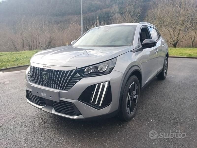 Usata Peugeot 2008 Allure 102 CV (75 kW) 2025 Grigio SUV