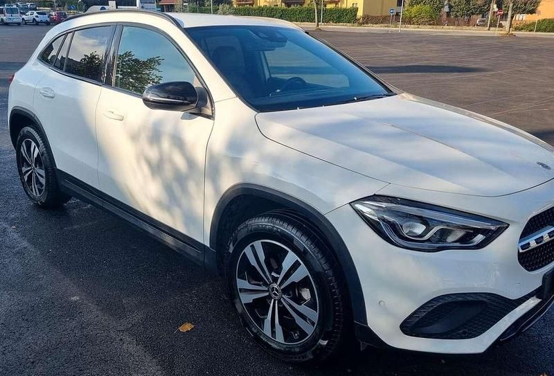 Usata Mercedes GLA200 150 CV (110 kW) 2021 Bianco SUV