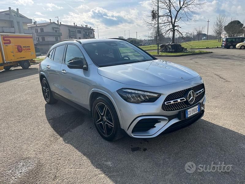 Usata Mercedes GLA200 Premium Plus 150 CV (110 kW) 2024 SUV