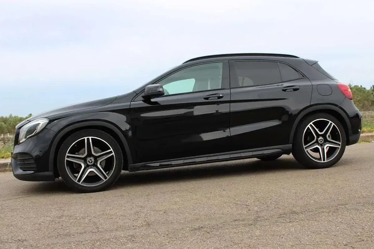 Usata Mercedes GLA220 Premium 184 CV (135 kW) 2019 Nero SUV
