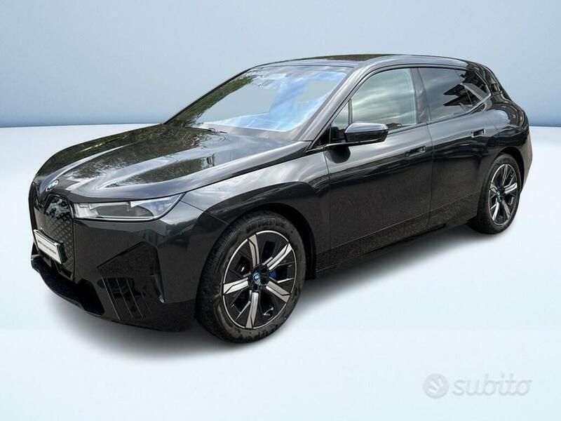 Sophisto grey metallizzato Usata 2023 BMW iX Comfort Edition SUV | 73.400 € - Immagine 1/3