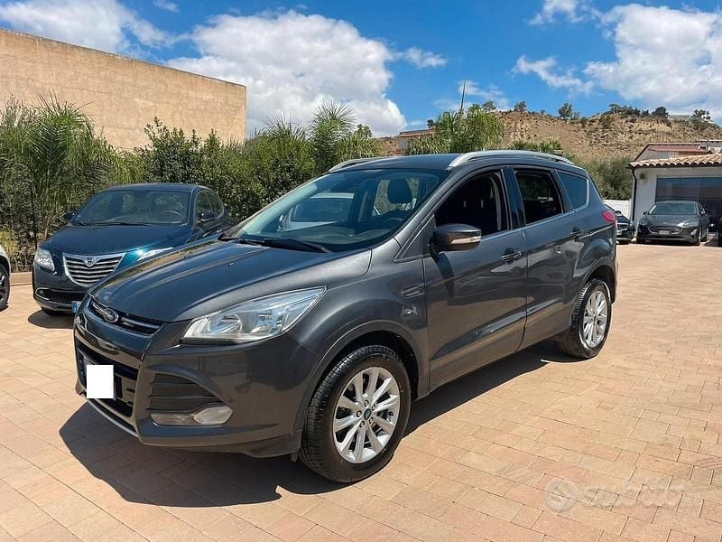 Usata Ford Kuga 150 CV (110 kW) 2016 Grigio SUV
