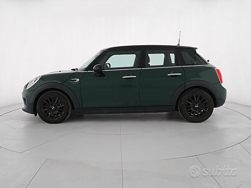 Usata Mini Cooper D 116 CV (85 kW) 2017 British racing green Utilitaria