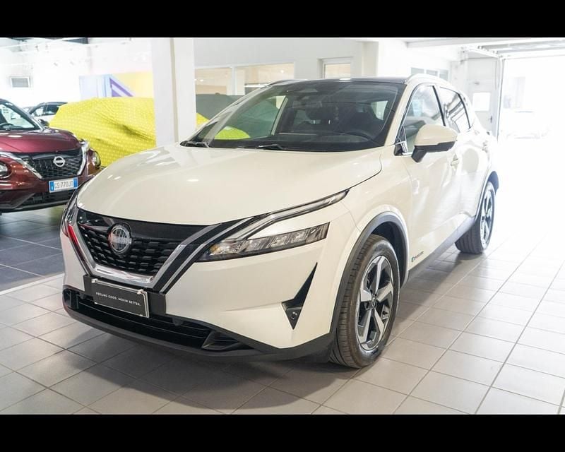 Usata Nissan Qashqai N-Connecta 190 CV (139 kW) 2023 White pearl SUV