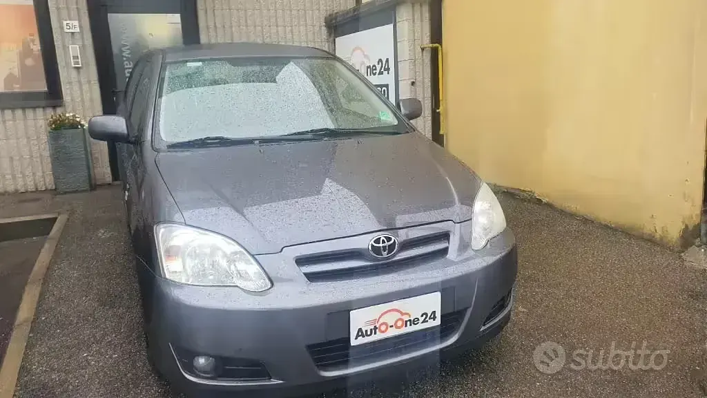 Usata Toyota Corolla Sol 116 CV (85 kW) 2004 Grigio Berlina
