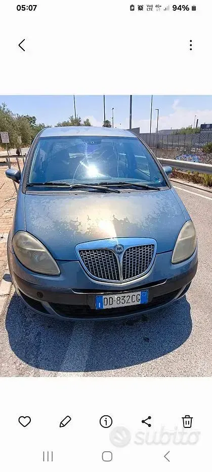 Usata Lancia Musa 90 CV (66 kW) 2006 Bluazzurro Monovolume