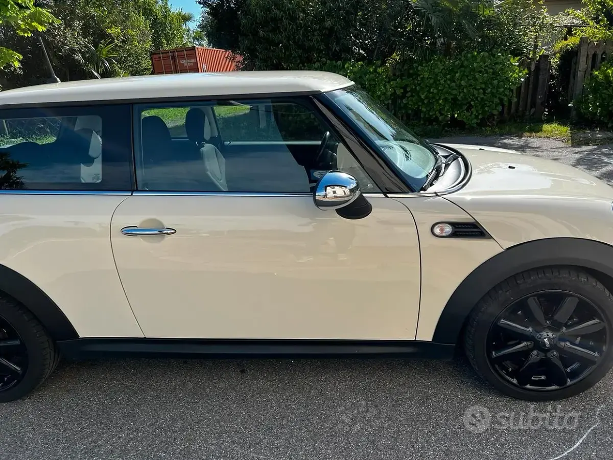 Usata Mini ONE 75 CV (55 kW) 2011 Bianco Utilitaria