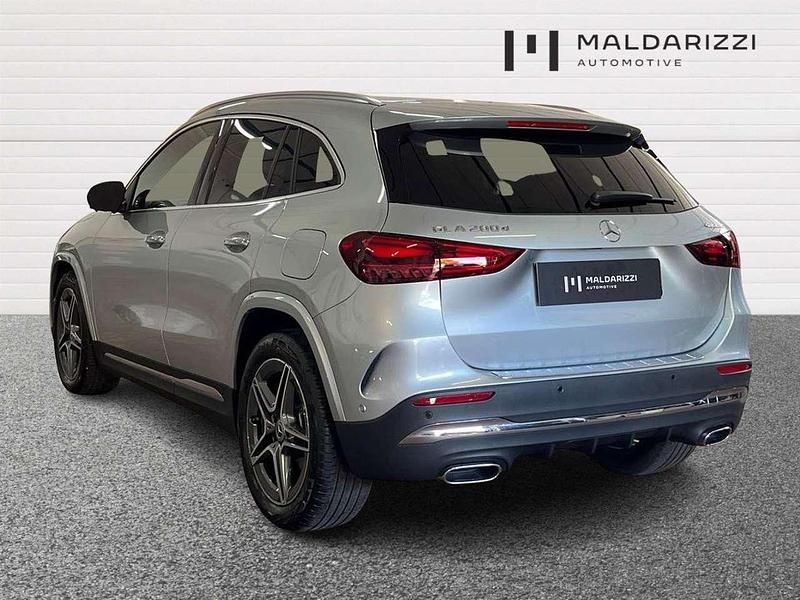 Usata Mercedes GLA200 AMG 150 CV (110 kW) 2024 Argento SUV
