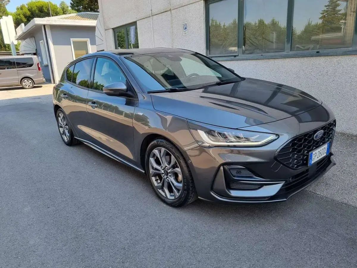 Usata Ford Focus ST-Line X 116 CV (85 kW) 2023 Grigio Berlina