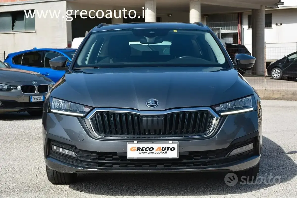 Usata Skoda Octavia Executive 116 CV (85 kW) 2022 Grigio Station wagon