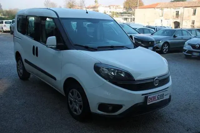 Usata Fiat Doblò 95 CV (69 kW) 2017 Bianco Monovolume