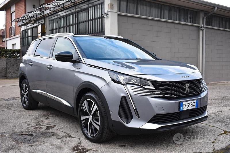 Usata Peugeot 5008 GT 131 CV (96 kW) 2023 Grigio SUV