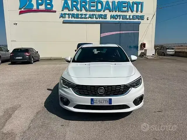 Usata Fiat Tipo Business 120 CV (88 kW) 2020 Bianco Berlina