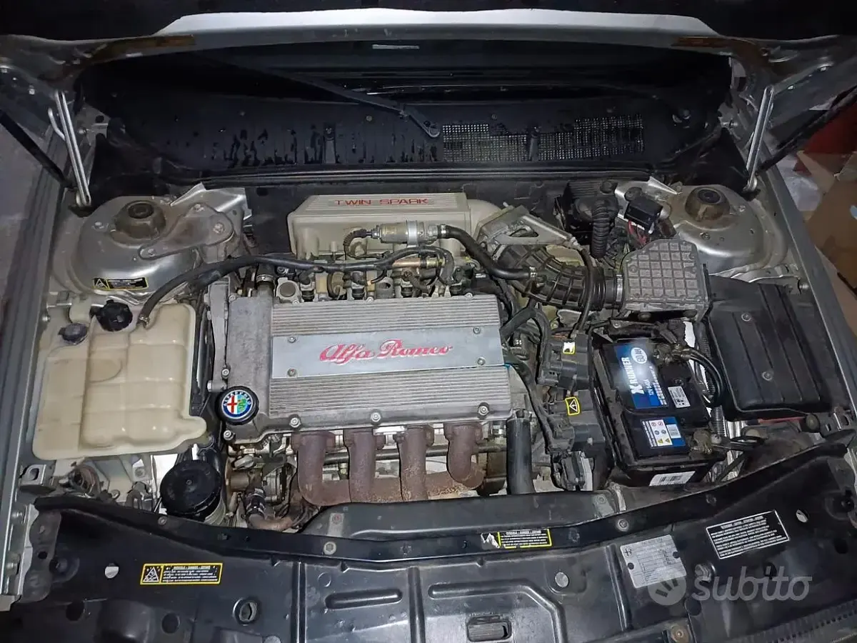 Usata Alfa Romeo 155 116 CV (85 kW) 1994 Grigio Berlina