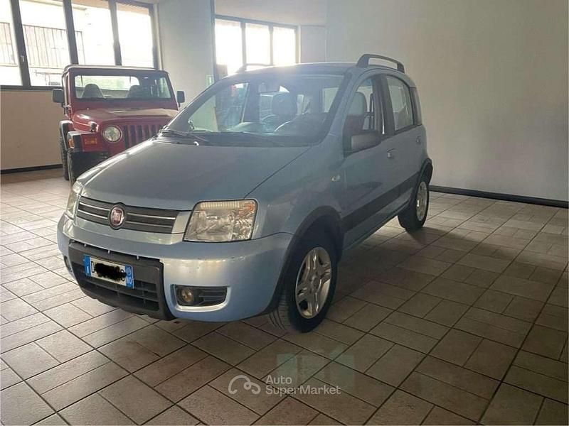 Usata Fiat Panda Climbing 60 CV (44 kW) 2009 Blu Utilitaria