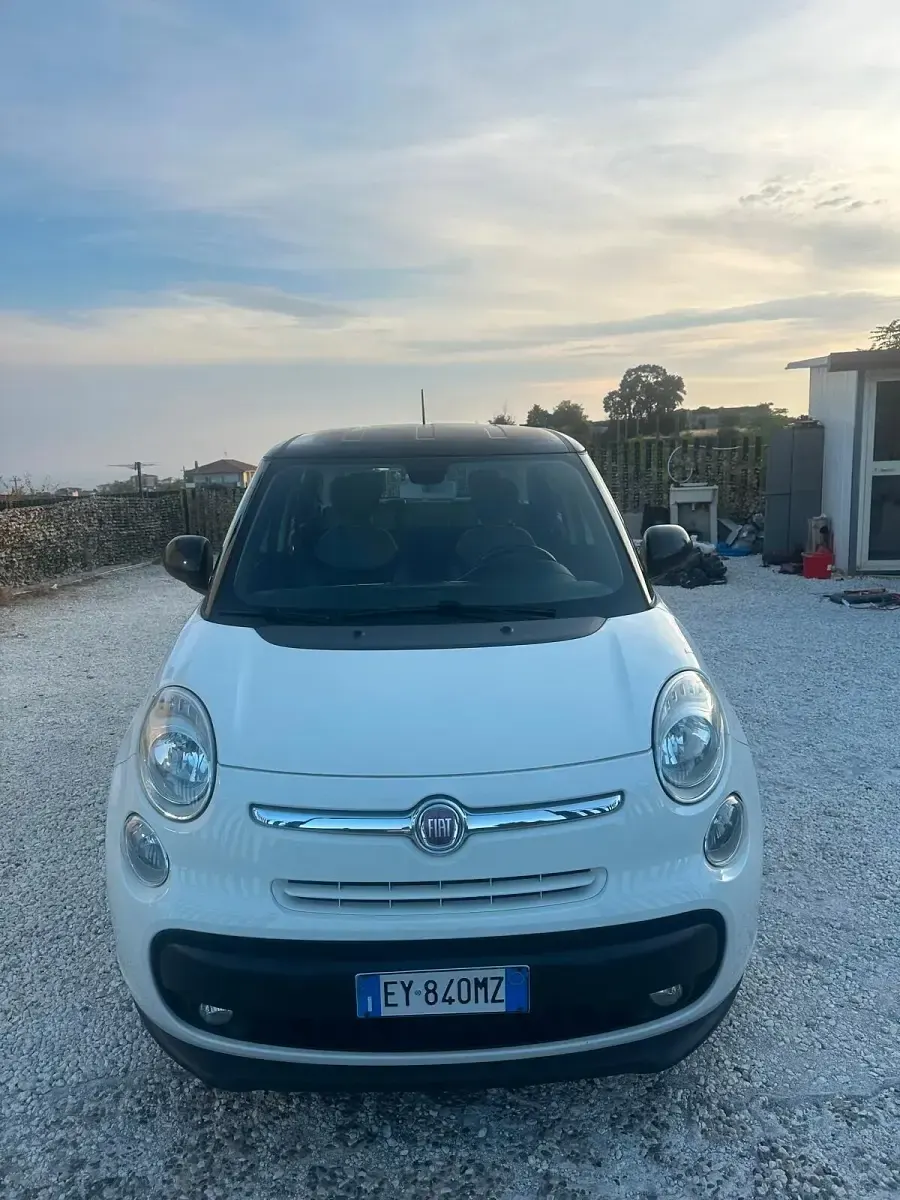 Usata Fiat 500L Living 84 CV (61 kW) 2015 Bianco Monovolume