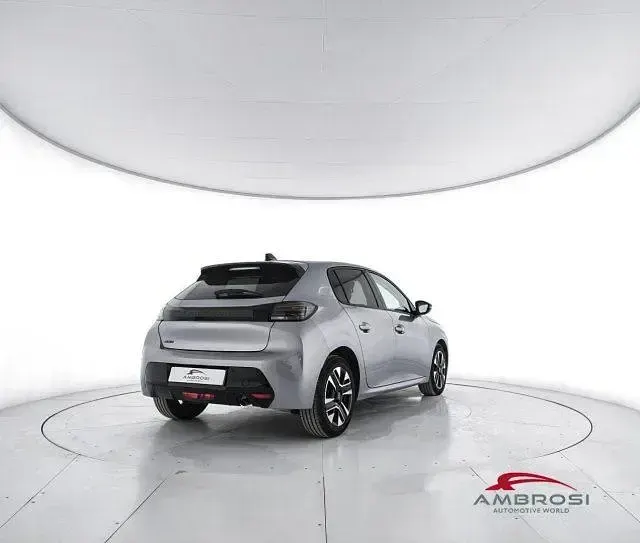 Usata Peugeot 208 Allure 101 CV (74 kW) 2025 Grigio Utilitaria