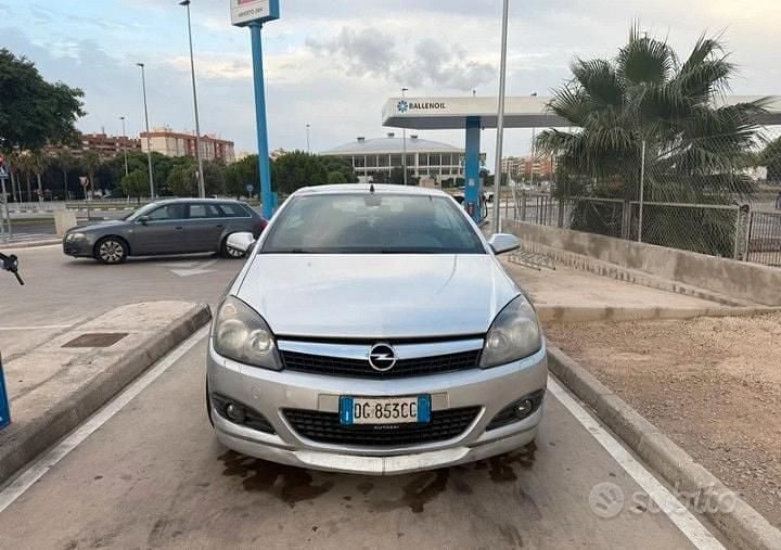 Brugt Opel Astra Cabriolet 116 HK (85 kW) 2007 Grå Cabriolet