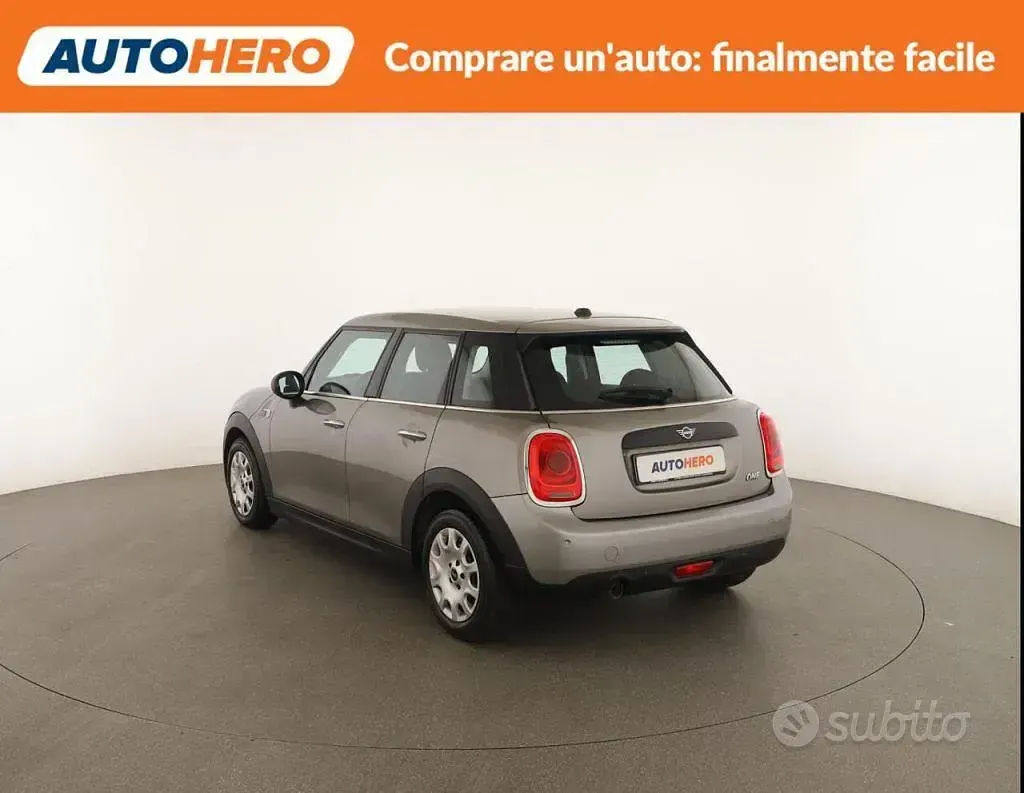 Usata Mini ONE 75 CV (55 kW) 2018 Grigio Utilitaria