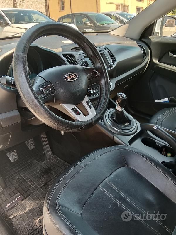 Usata Kia Carens 2011 Bianco Monovolume