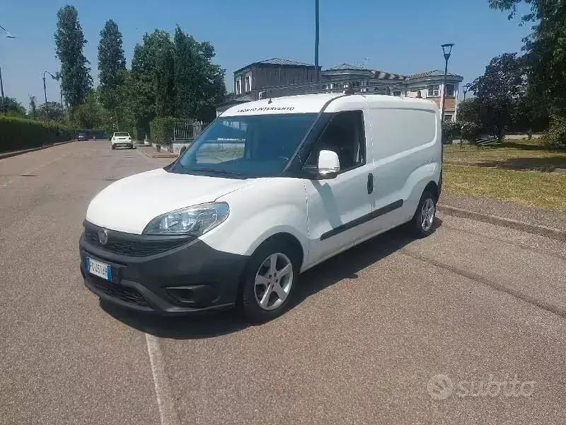 Usata Fiat Doblò 105 CV (77 kW) 2017 Bianco Monovolume