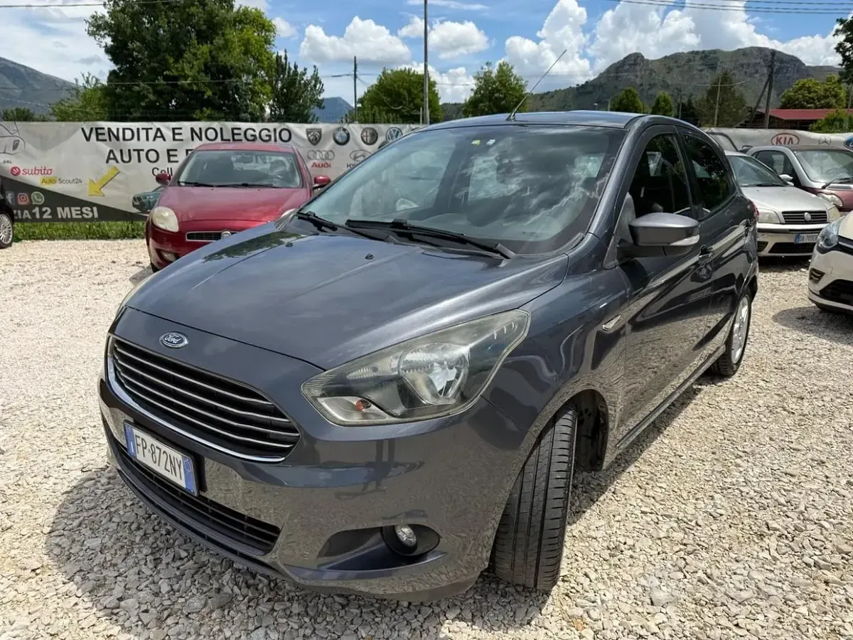 Usata Ford Ka 86 CV (63 kW) 2018 Grigio Berlina