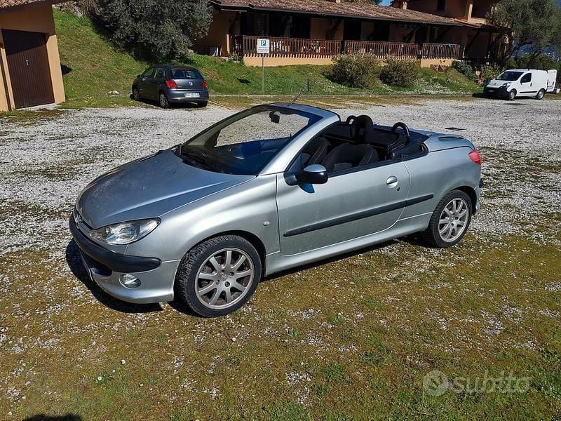 Begagnad Peugeot 206 CC 109 HK (80 kW) 2003 Cab