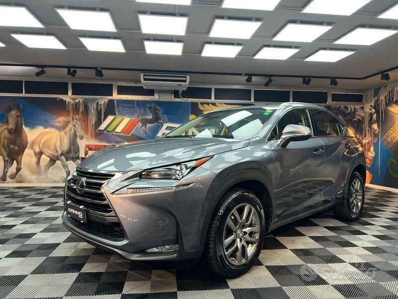 Grigio Usata 2016 Lexus NX300h Executive Line SUV | 18.499 € (Buon prezzo) - Immagine 1/4