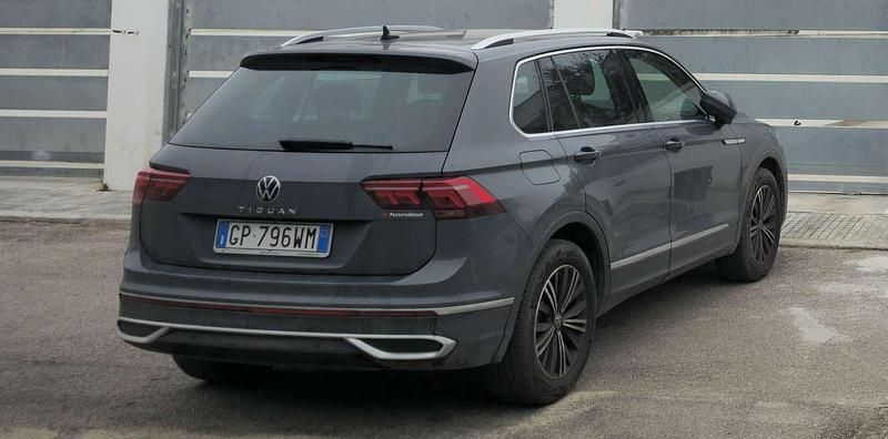 Usata VW Tiguan Elegance 150 CV (110 kW) 2024 Grigio SUV