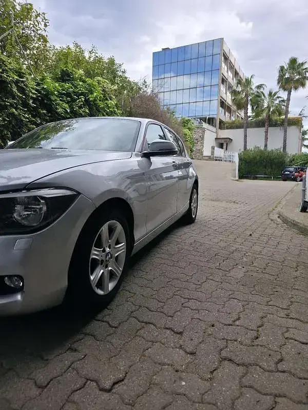 Usata BMW 116 116 CV (85 kW) 2014 Argento Utilitaria
