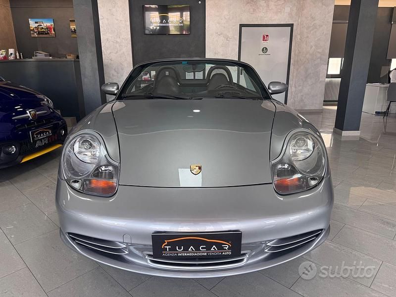 Usata Porsche Boxster 260 CV (191 kW) 2004 Grigio Cabrio