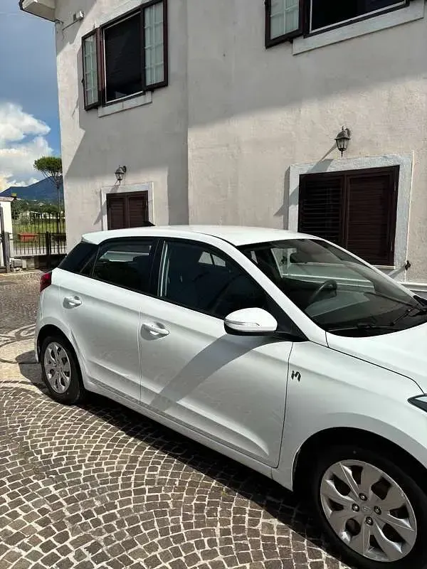 Usata Hyundai i20 Classic 75 CV (55 kW) 2017 Bianco Utilitaria