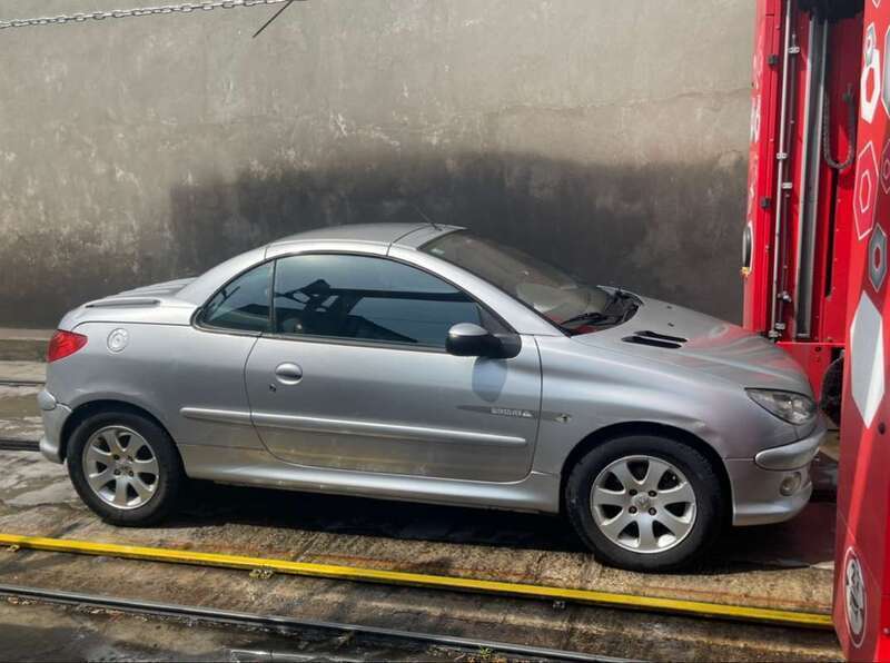 Usato 2005 Peugeot 206 CC 1.6 Diesel 109 CV (2.000 €)