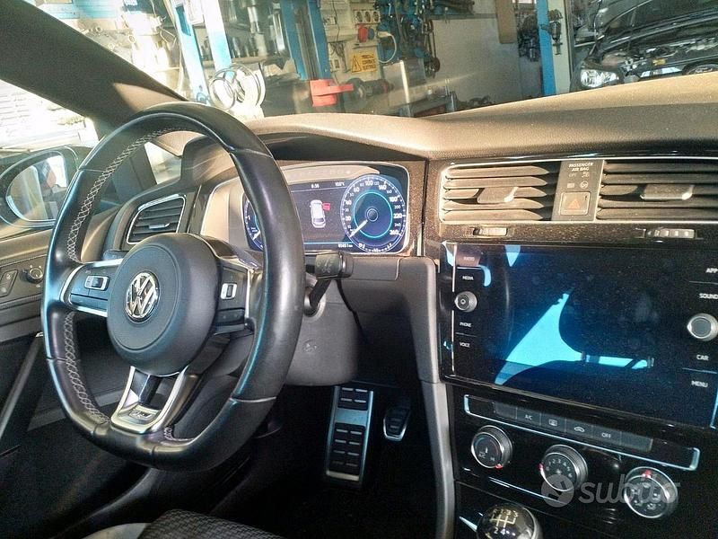 Usata VW Golf VII Sportline 116 CV (85 kW) 2017 Grigio Berlina