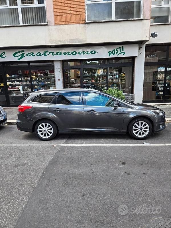 Usata Ford Focus Titanium 120 CV (88 kW) 2018 Grigio Station wagon
