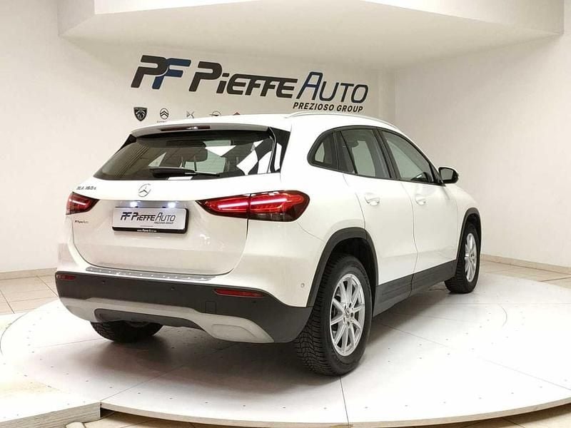 Usata Mercedes GLA180 Business 116 CV (85 kW) 2022 Bianco SUV