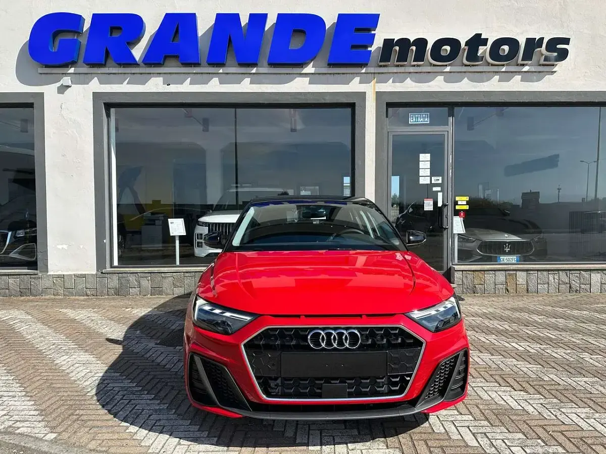 Nuova Audi A1 Sportback S-Line 116 CV (85 kW) 2026 Rosso progressivo metallizzato Utilitaria