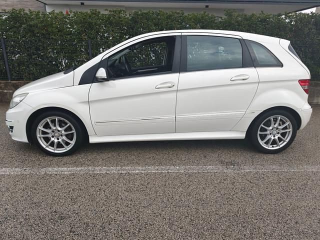 Usata Mercedes B180 Executive 109 CV (80 kW) 2011 Bianco Monovolume
