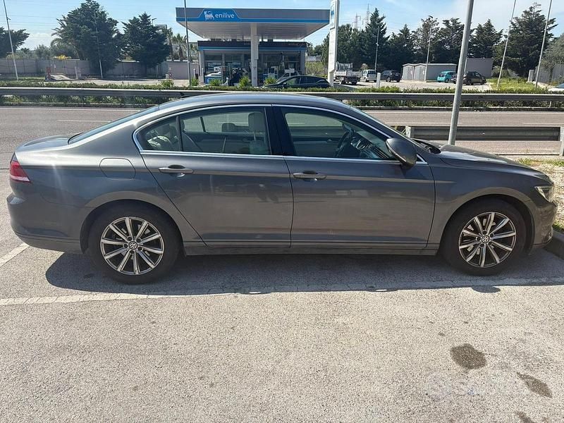 Usata VW Passat 120 CV (88 kW) 2016 Grigio Berlina