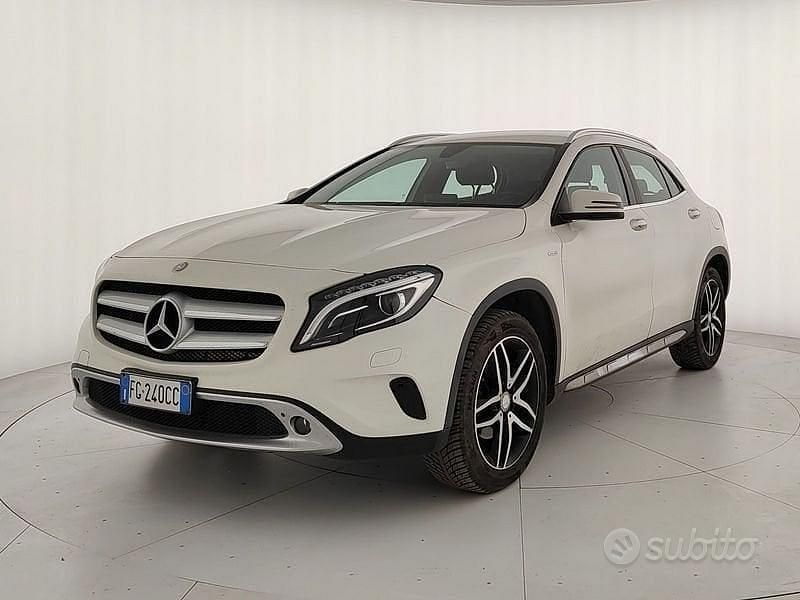Usata Mercedes GLA200 Premium 136 CV (100 kW) 2016 Bianco SUV