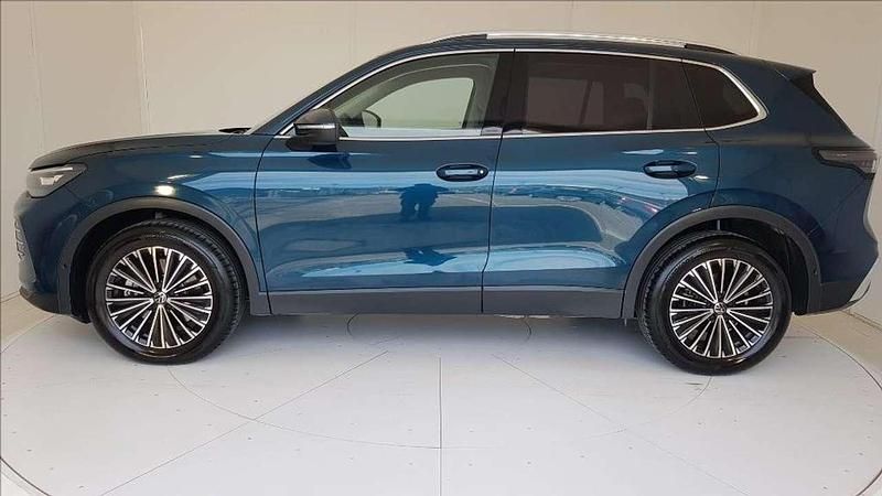Usata VW Tiguan Elegance 150 CV (110 kW) 2025 Verde metallizzato SUV