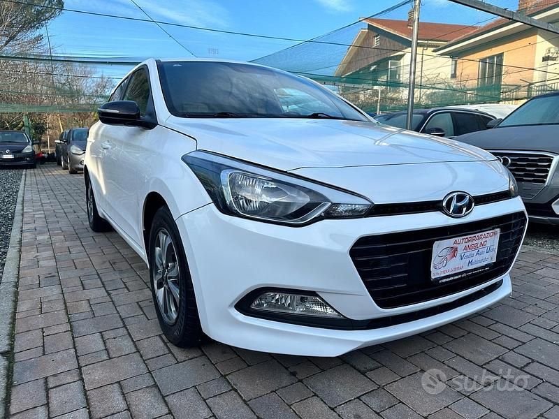 Usata Hyundai i20 GO! 75 CV (55 kW) 2018 Bianco Berlina