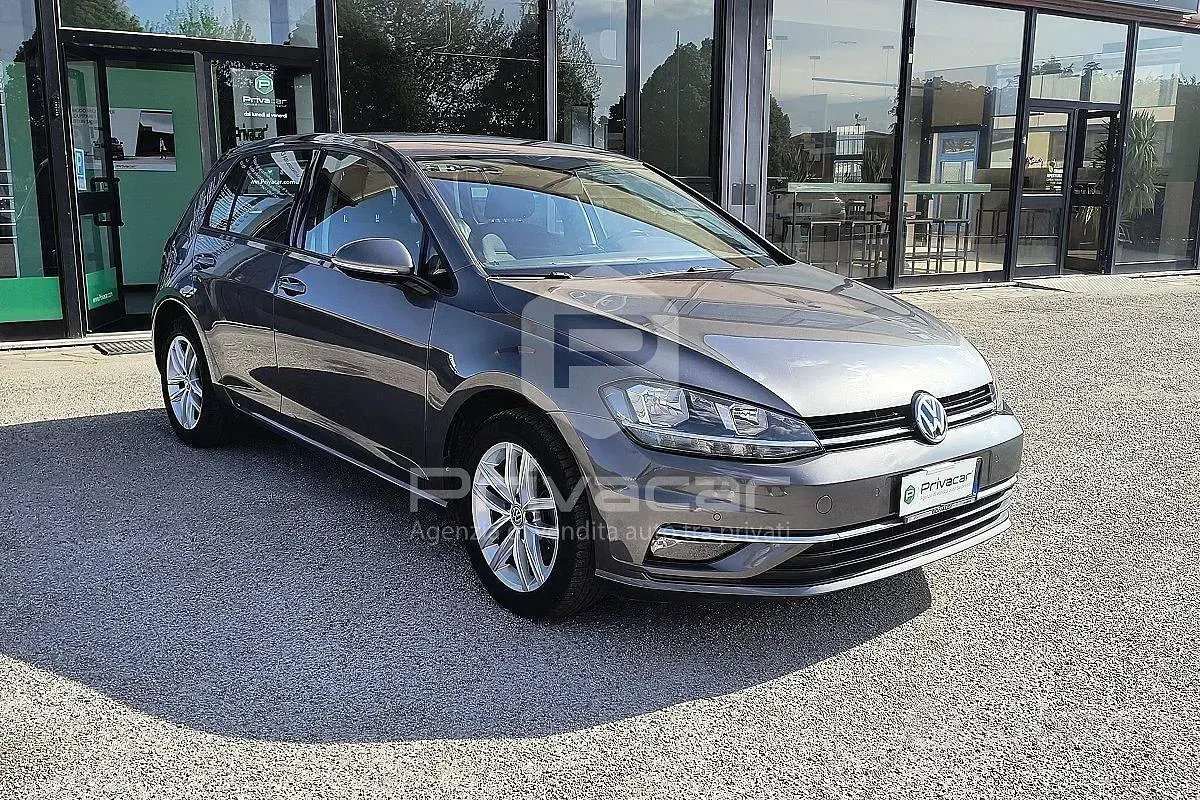 Usata VW Golf VII Business 115 CV (84 kW) 2019 Grigio Utilitaria