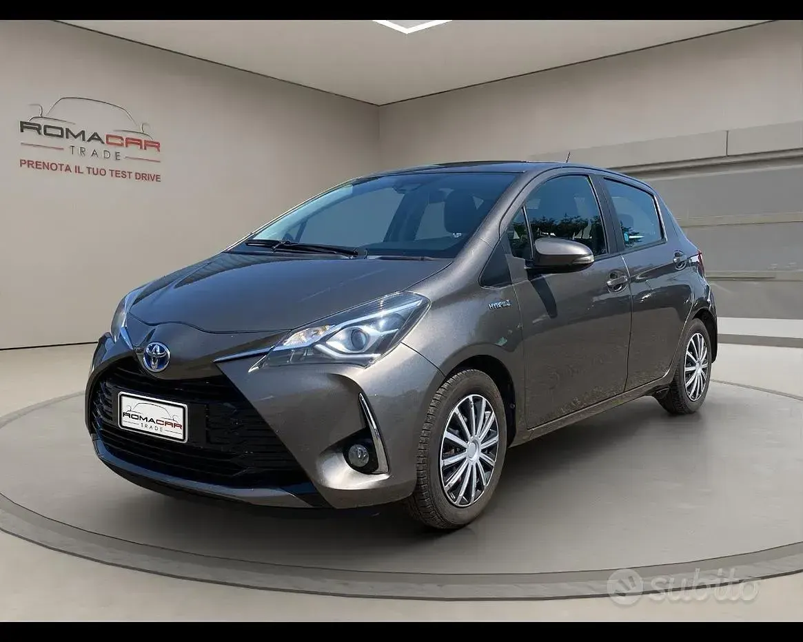 Usata Toyota Yaris Hybrid 73 CV (53 kW) 2018 Monovolume