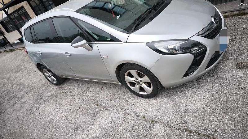 Usata Opel Zafira 2014 Grigio Monovolume