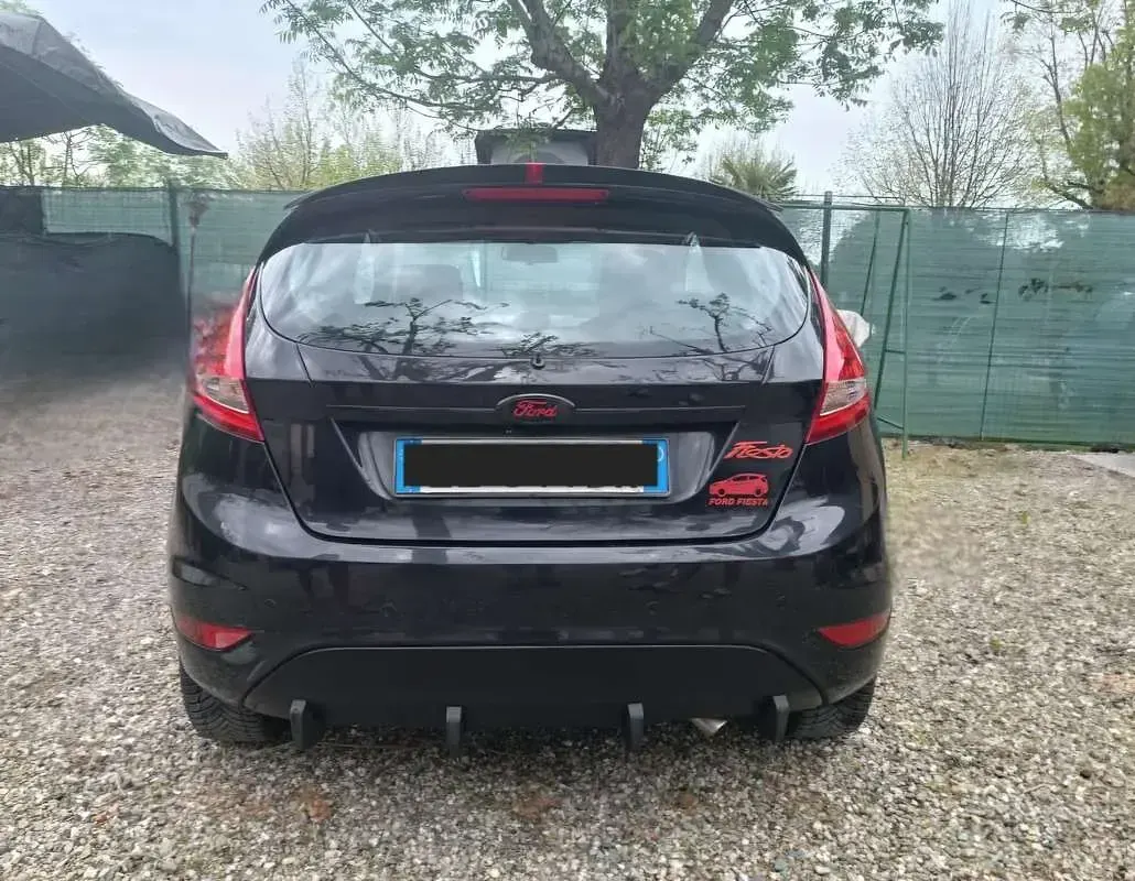 Usata Ford Fiesta Titanium 82 CV (60 kW) 2011 Nero Berlina