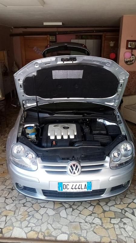 Usata VW Golf IV 122 CV (89 kW) 2005 Grigio Berlina