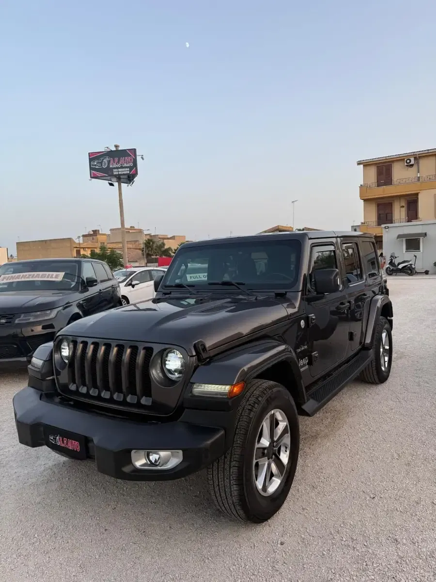 Usata Jeep Wrangler Unlimited Sahara 200 CV (147 kW) 2018 Grigio SUV