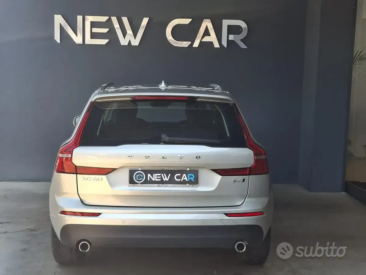 Usata Volvo XC60 Momentum 197 CV (144 kW) 2020 Grigio SUV